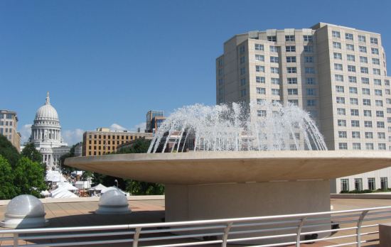 Monona Terrace Rooftop Fountain!