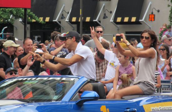 09 Helio Castroneves!