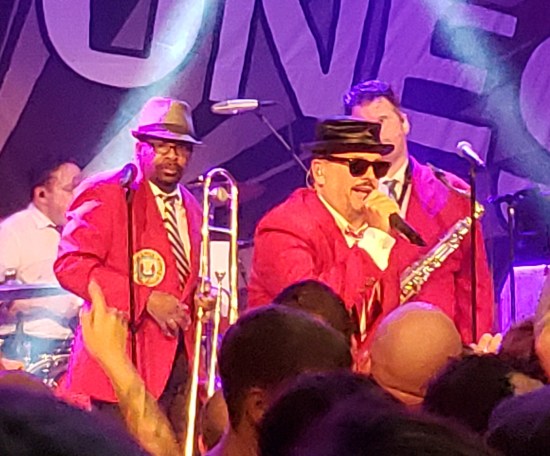 Dicky Barrett with New Hat!