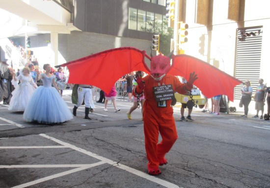 A dragon who is a con!