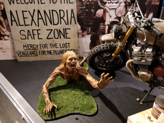 zombie and Alexandria sign!