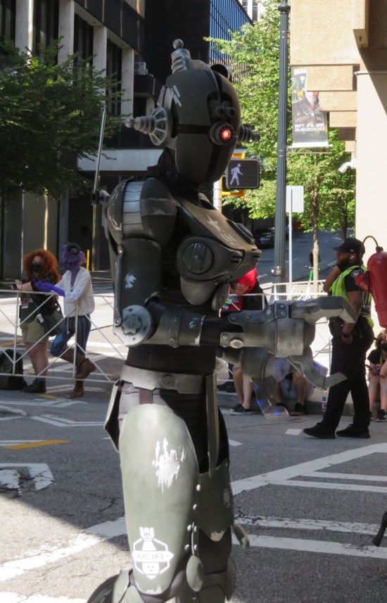 Assaultron cosplay!