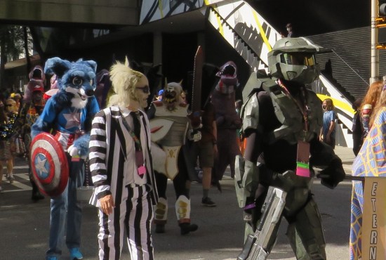 furry Cap Beetlejuice Master Chief cosplay!