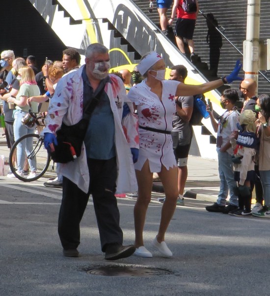 Resident Evil medical zombies cosplay!