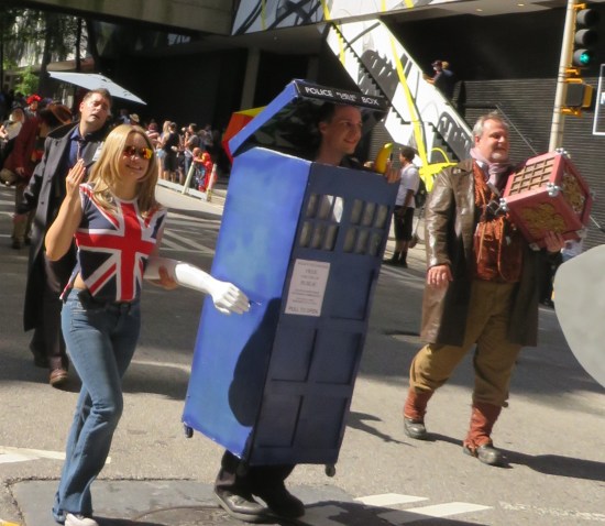 Rose Tyler and TARDIS cosplay!