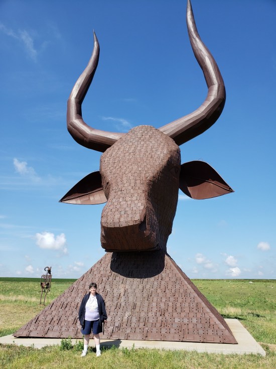 giant cattle head sculpture!