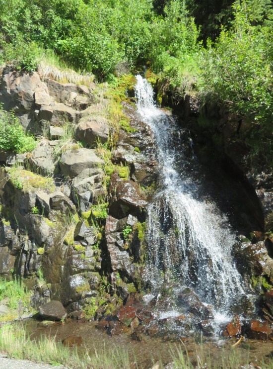 Yellowstone tiny waterfall!