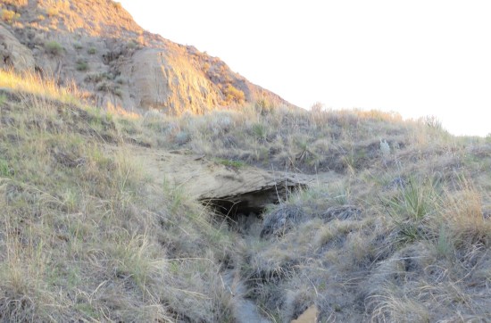 Makoshika small cave!