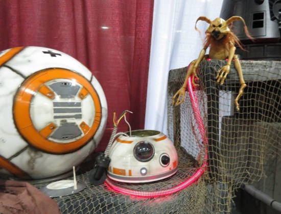 Salacious Crumb vs. BB-8!