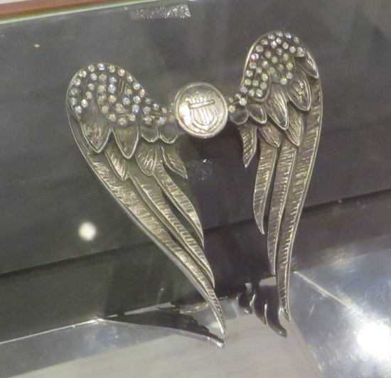 angel wing pin!