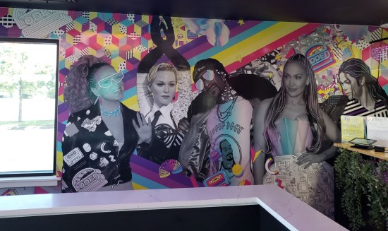 Loded celeb mural!