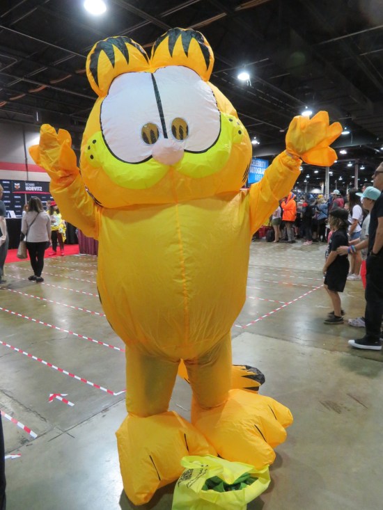 Inflatable Garfield the cat!