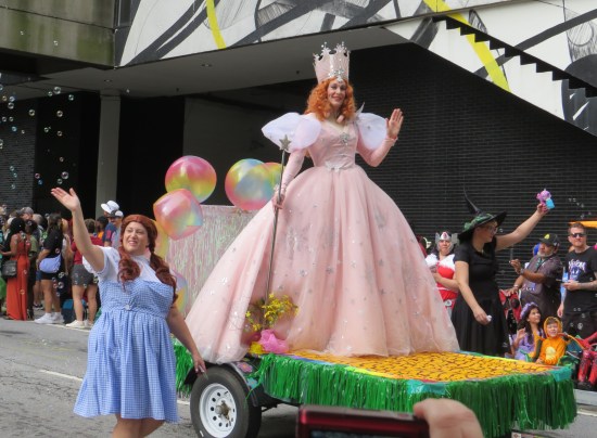 Glinda and Dorothy!