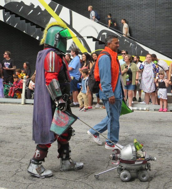 Mandalorian mash-up with Marvin the Martian. Side view.