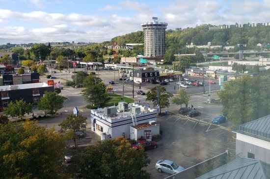 Daytime version of our lead photo, so all the fast-food joints and other businesses are more visible.