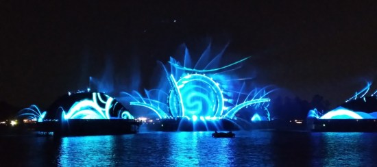 Blue stargate, blue archways. Waters reflect all the blue.