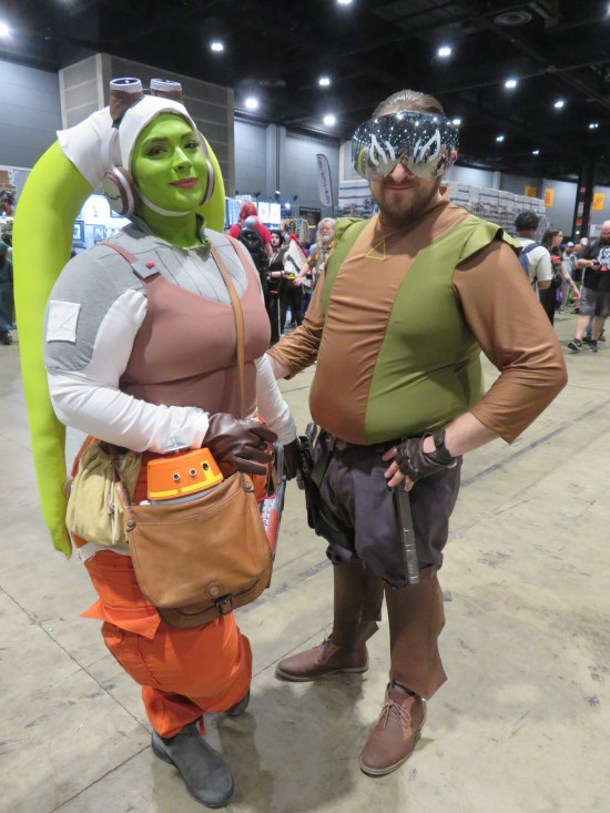 Cosplayers as Hera and Kanaan. The latter wears his helmet from the later seasons.