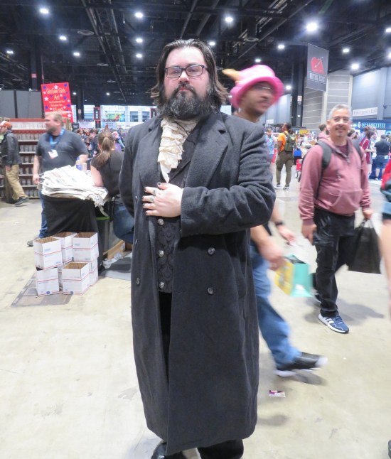 Cosplayer: regal pervert vampire.