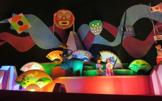 Three cutesy singing animatronic figurines, Southeast Asia