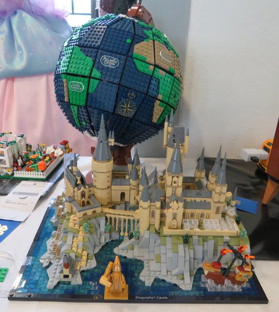 Lego Hogwarts 2 and Lego globe!