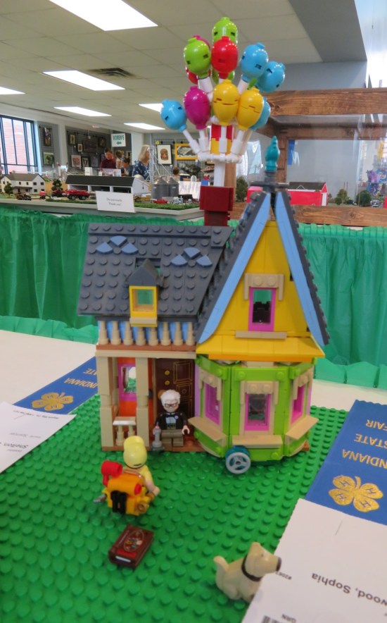 Lego Up house with Lego balloons!