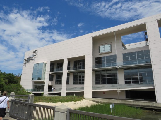Very square white building, lots of intersecting rectangles but not randomly jutting out enough to qualify as Brutalist.