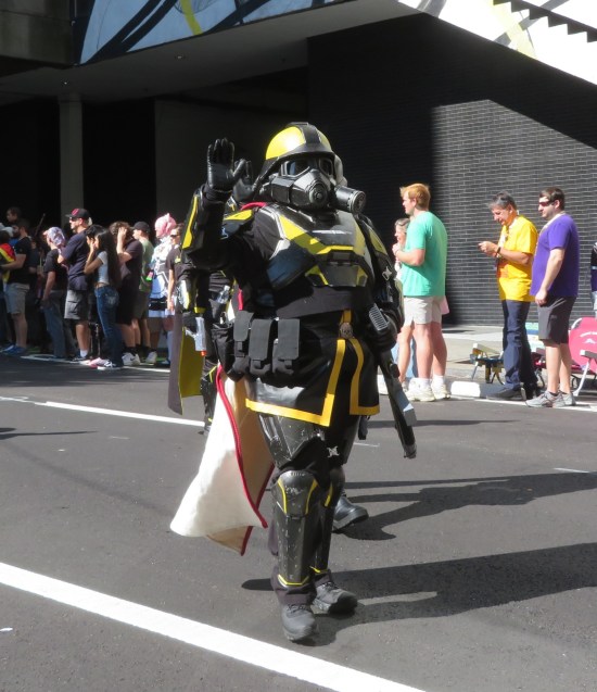 A single Helldiver fan waving at us.