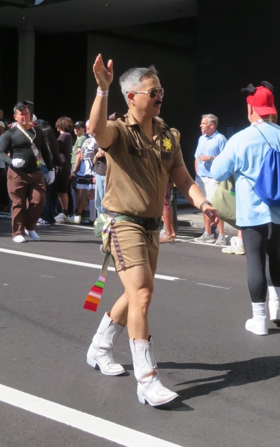 Lt. Dangle cosplayer