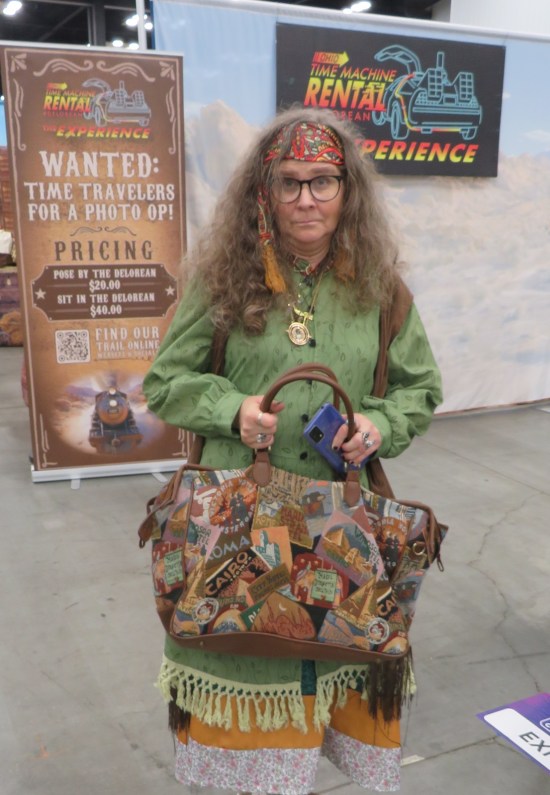 Professor Trelawney cosplayer!