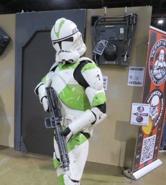 green and white Clonetrooper armor, with medium space gun.