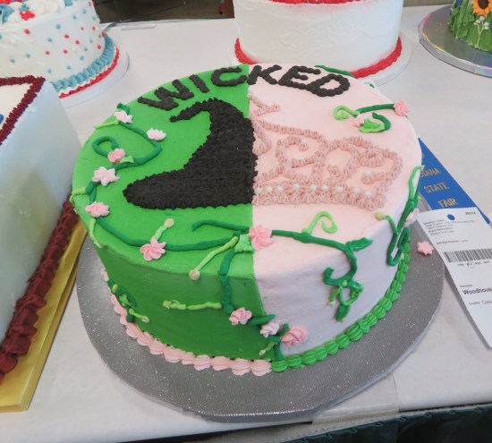 Cake that's one half Elphaba and one half Galinda.