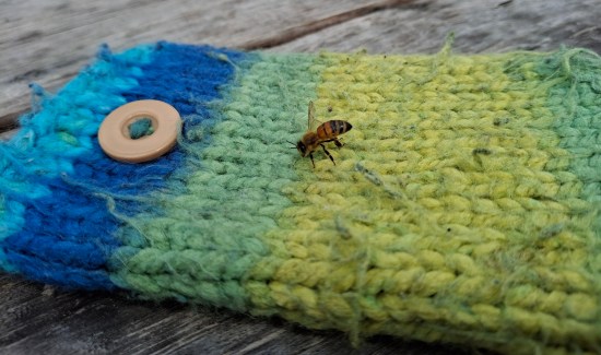 bee on phone cozy!